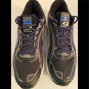 BROOKS DYAD 9 MENS SILVER/BLUE 12 4E RUNNING SHOES EXCELLENT CONDITION